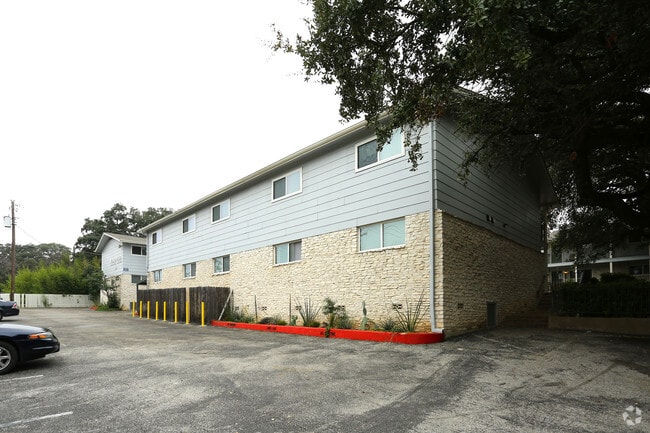 Photo - Treaty Oaks Apartments