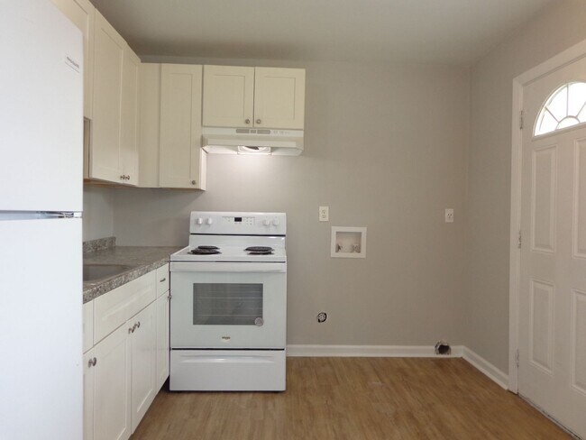 Photo - Thompson7934 Unit B