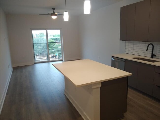 Photo - 2220 Webberville Rd Unit 403