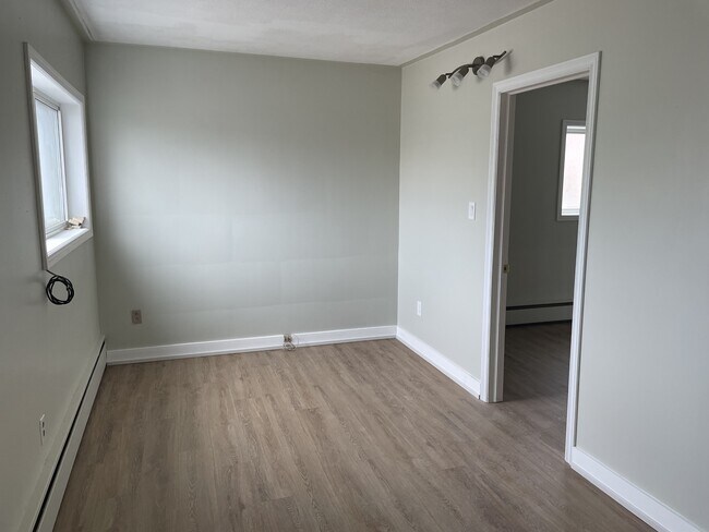 Photo - 172 Westmount St