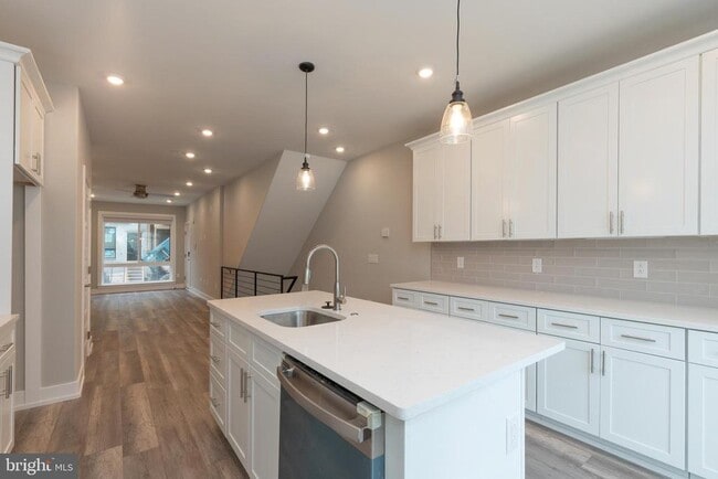 Building Photo - 138 W Huntingdon St Unit 1