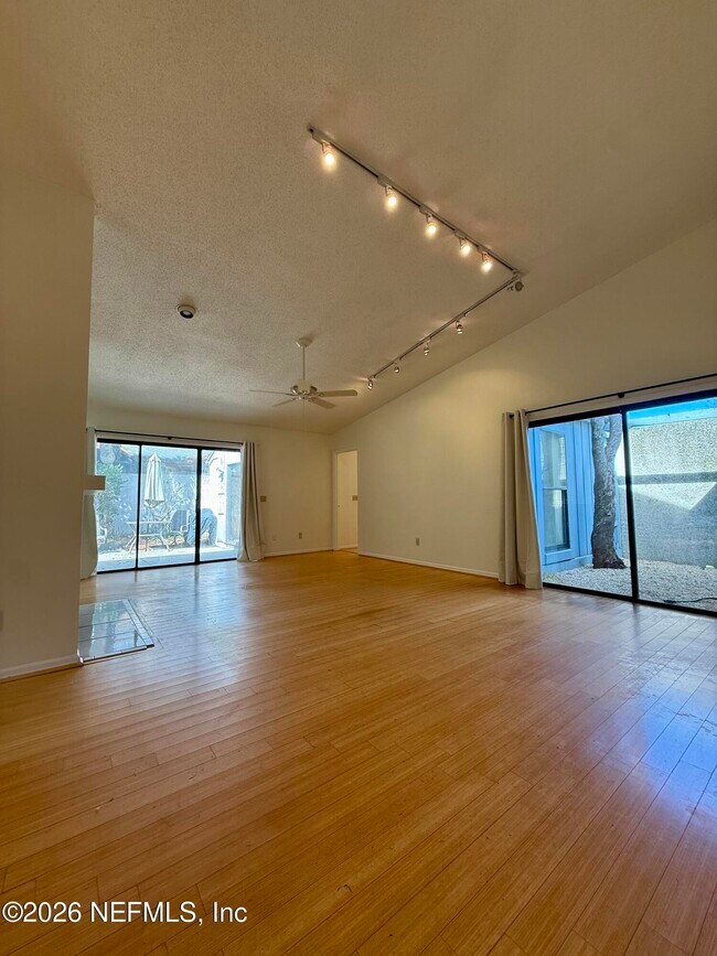 Photo - 2437 Burgundy Ct