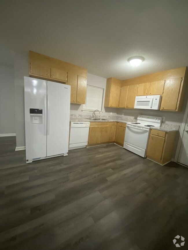 Building Photo - 211 N Pryor St Rental