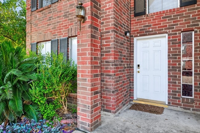 Photo - 8366 Golf Green Cir