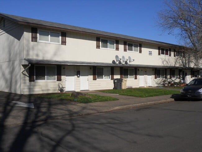 Building Photo - 2 Bedroom Apartment ~ North Corvallis Unit 965 NW Hobart #1
