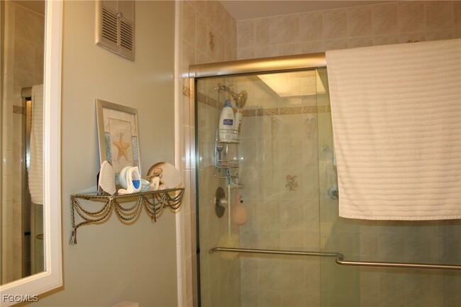 Building Photo - 4728 Orange Grove Blvd Unit 10