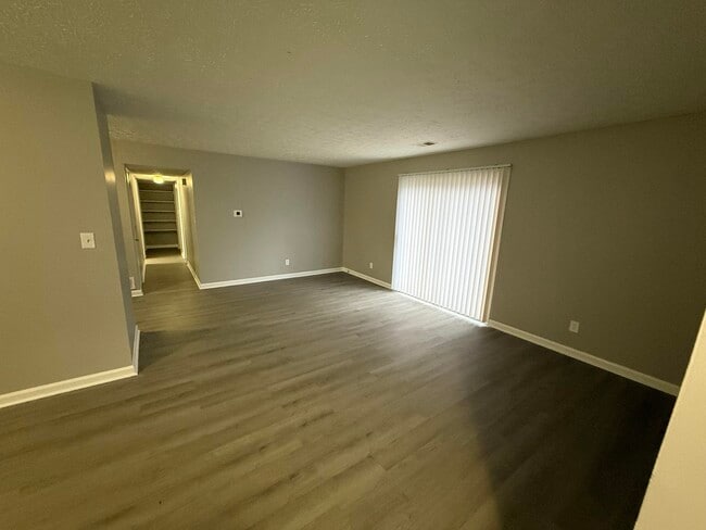 Photo - 724 Gatehouse Pl