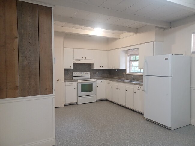 Photo - 1719 Oakley Ct