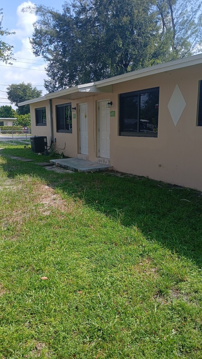 Building Photo - 1452 NW 111th St Rental