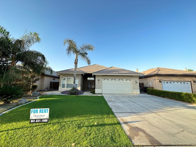 Building Photo - 4 Bed, 2 Bath Home with Pool in Southwest Bakersfield