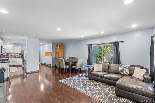 Photo - 114 Flohr Ave