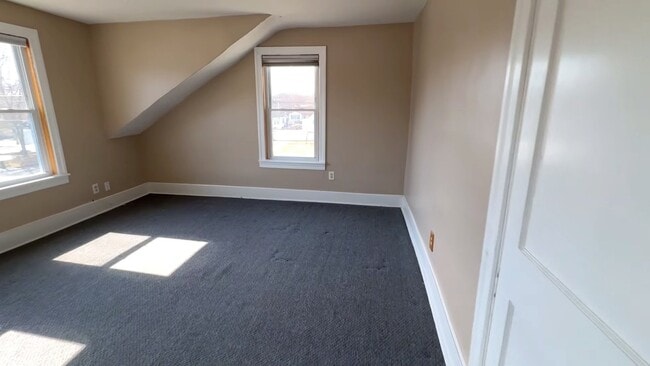 47 Edgewater Ave Unit 2