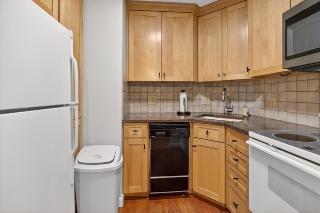 Photo - 272 Albion St Unit 23