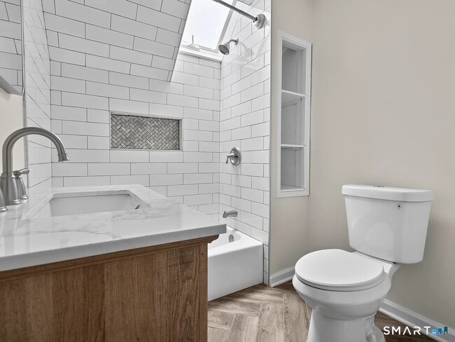 Photo - 821 State St