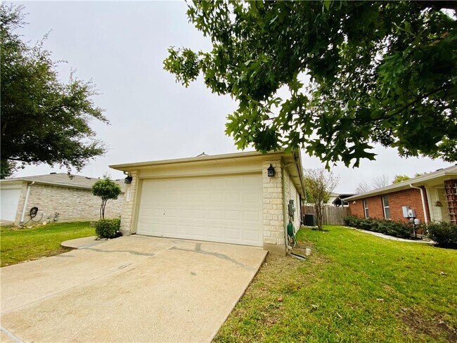 Photo - 3811 Julianas Way