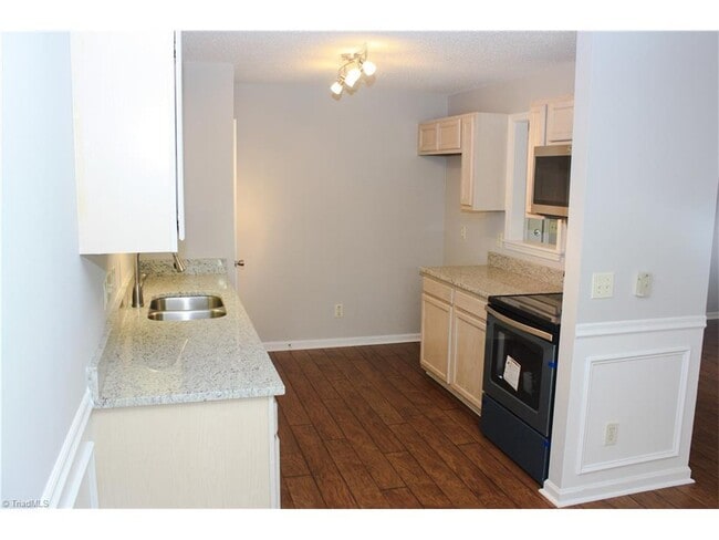 Photo - 2620 #2C Guyer St