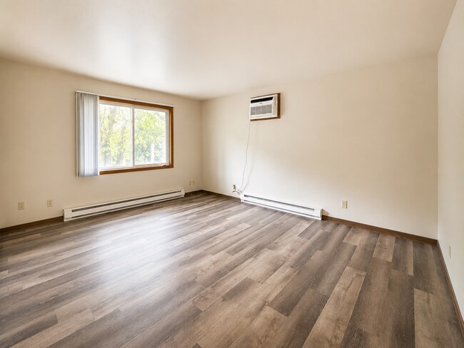 3513-3515 Hallie Lane