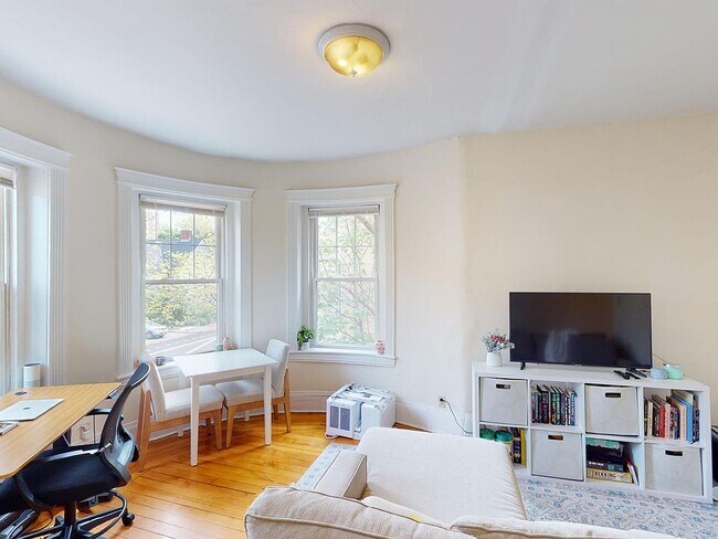 Photo - 756 Washington St