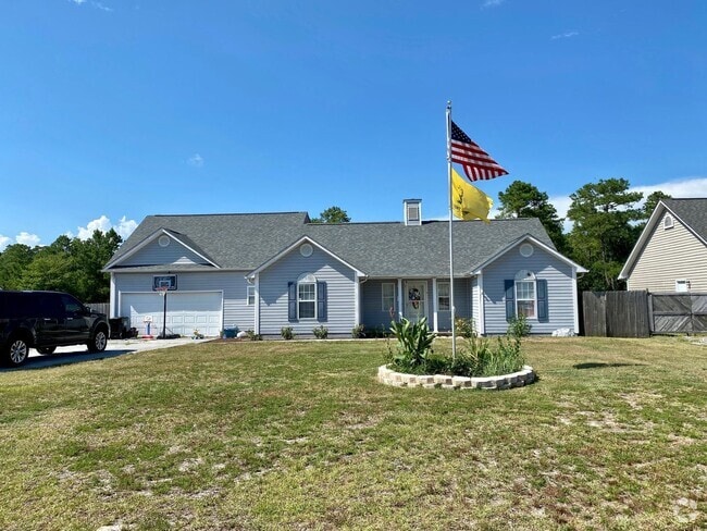 Building Photo - Spacious 3 Bed w/ Bonus Room Rental