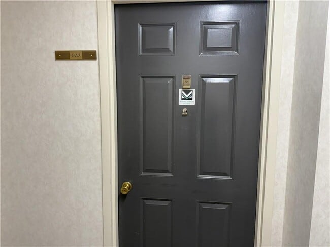 Building Photo - 475 Mount Vernon Hwy NE Unit 223C Rental