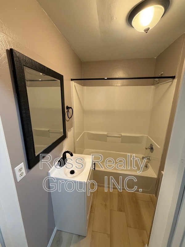 Photo - 1119 Earl St