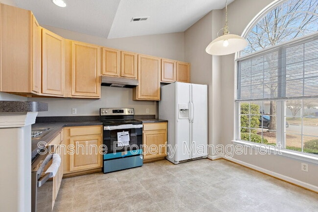 Photo - 2002 Livingston St