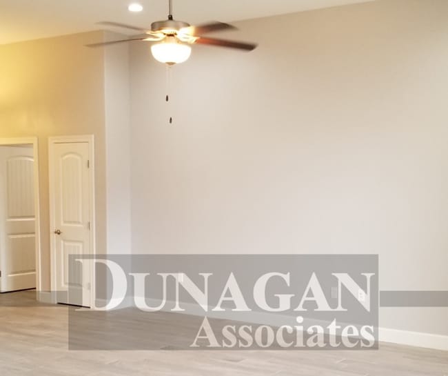 Photo - 401 Baler Ln