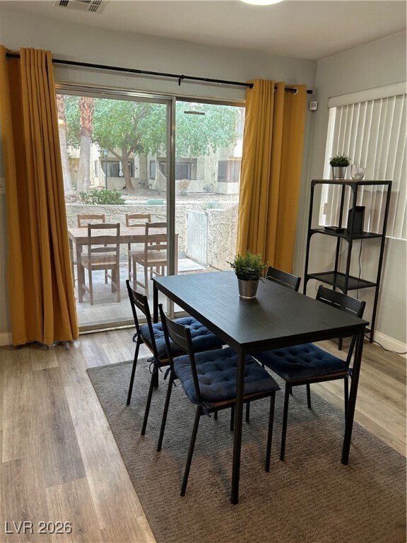 Photo - 5045 Spencer St