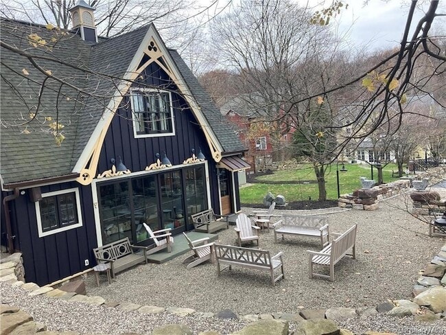 Photo - 325 Ferdon Ave