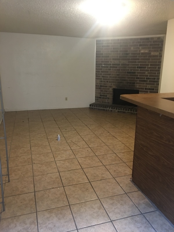 Photo - 909 E Monterey Ct