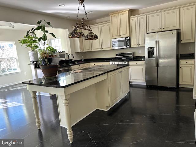 Photo - 25067 Great Berkhamsted Dr