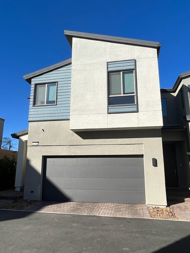 Beautiful 3 Bedroom Townhome in the Southw... - Beautiful 3 Bedroom Townhome in the Southw...