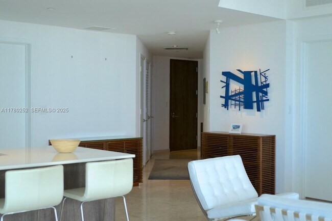 Photo - 68 SE 6th St Unidad 2001