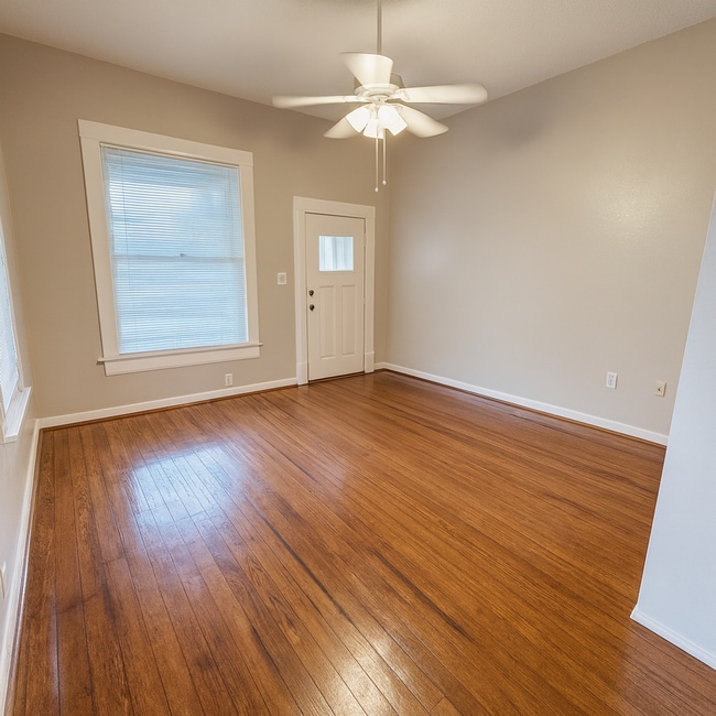 Photo - 110 E 30th St