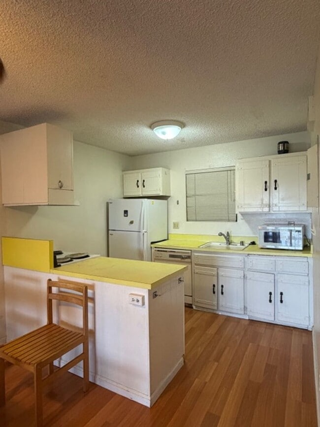 Photo - $1,500 / 1 Bed / 2 Bath Furnished Condo (Kailua Kona) Unit 111