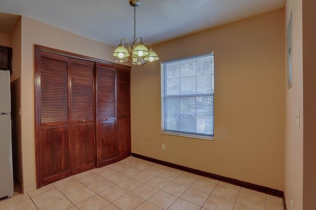 Photo - 492 Tamarack St