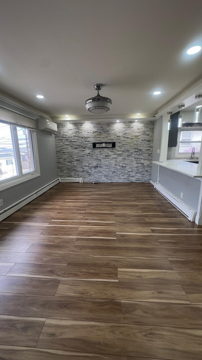 Photo - 728 Liberty Ave