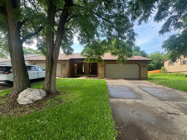 Duplex - 2905 Humboldt Rd Townhome