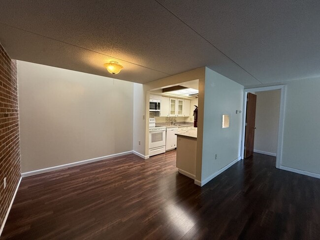 Photo - 801 Stratford Dr