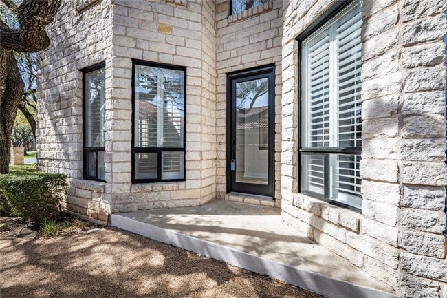 Photo - 11 Treehaven Ln