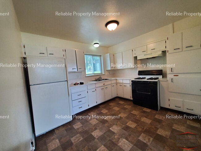 Photo - 467 W Pacific St Unit 467 W Pacific St #6
