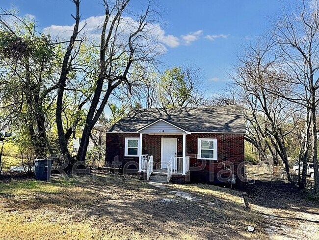 Building Photo - 4528 S Waco Ave Rental