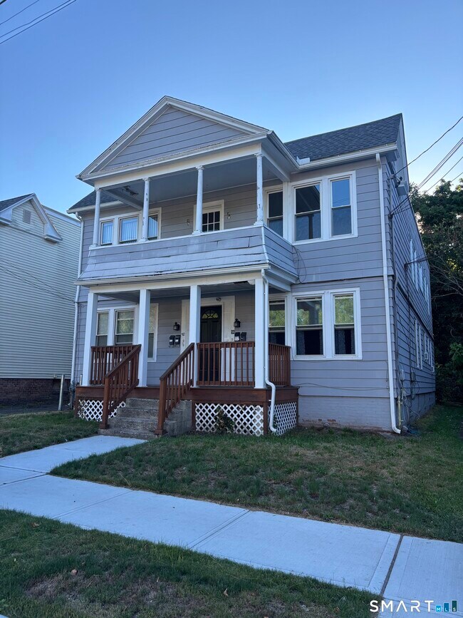 Building Photo - 92 Anthony St Unit 2R