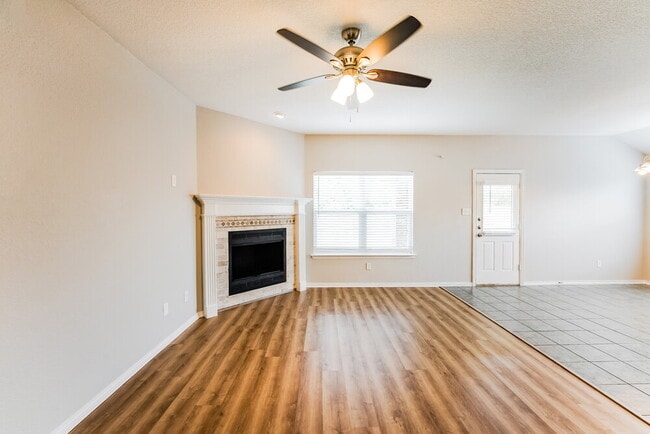 Photo - 1602 Sabine Dr