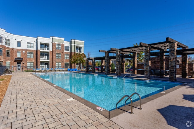 Building Photo - Vintage Foxland Apartments