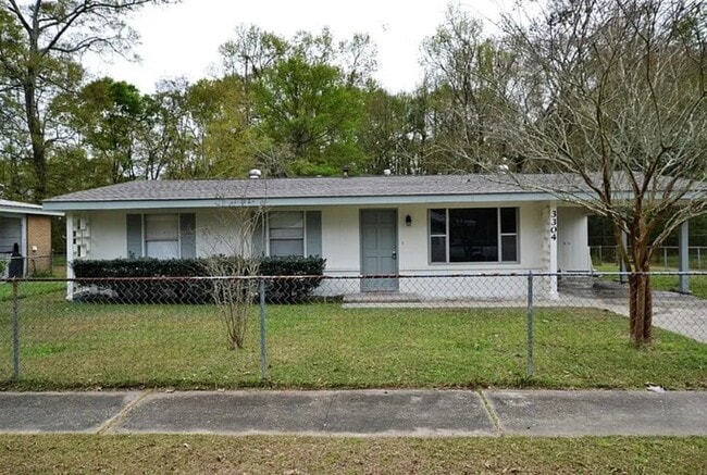 Photo - 3304 Grant St