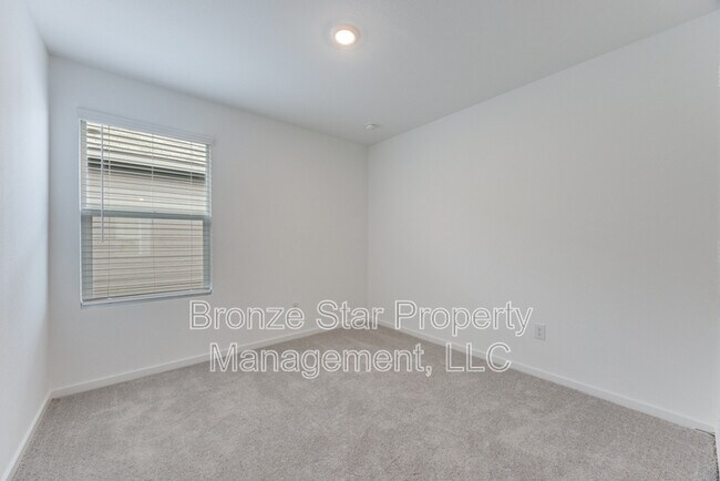 Photo - 3812 Ontario Wy
