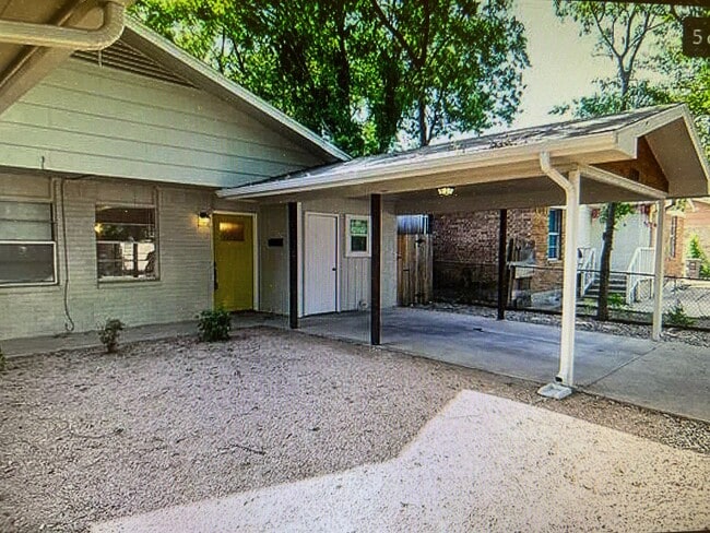 Photo - LIVINGSTON2709-11 Unit 2711