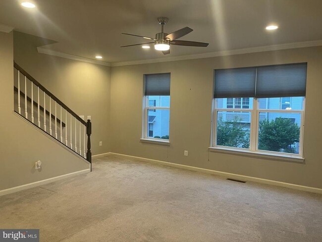 Photo - 105 Pintangle Ct