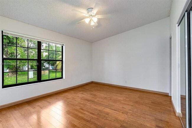 Photo - 5442 Lakewood Cir S